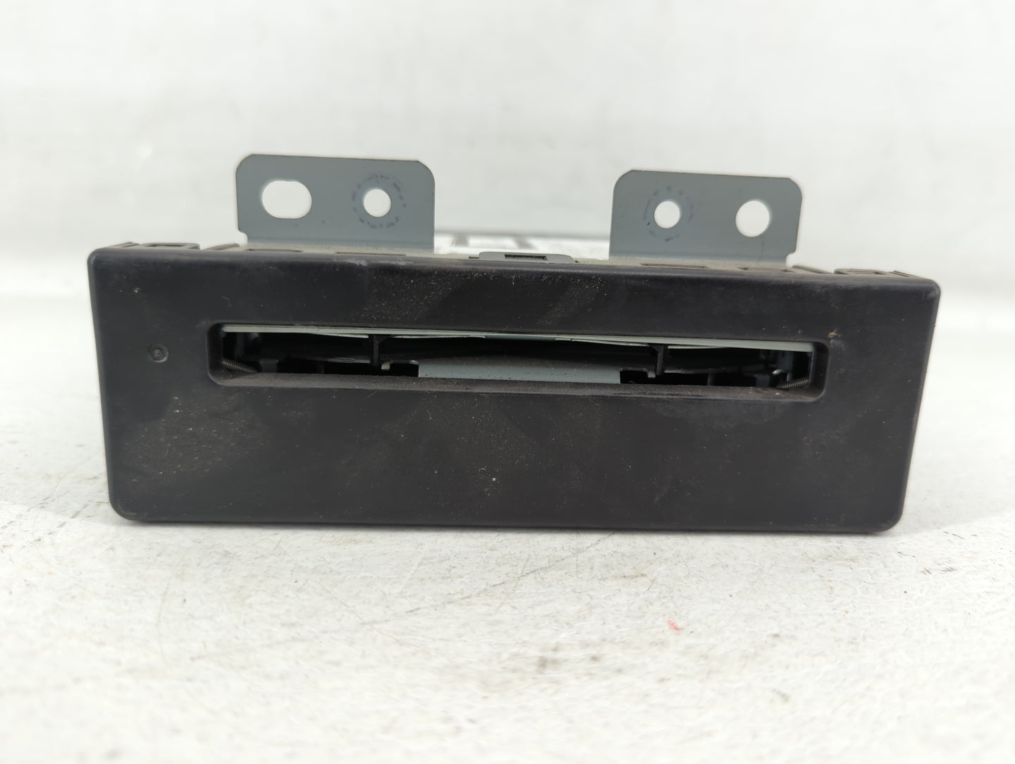 2014-2014 Buick Regal Am Fm Cd Player Radio Receiver - Oemusedautoparts1.com
