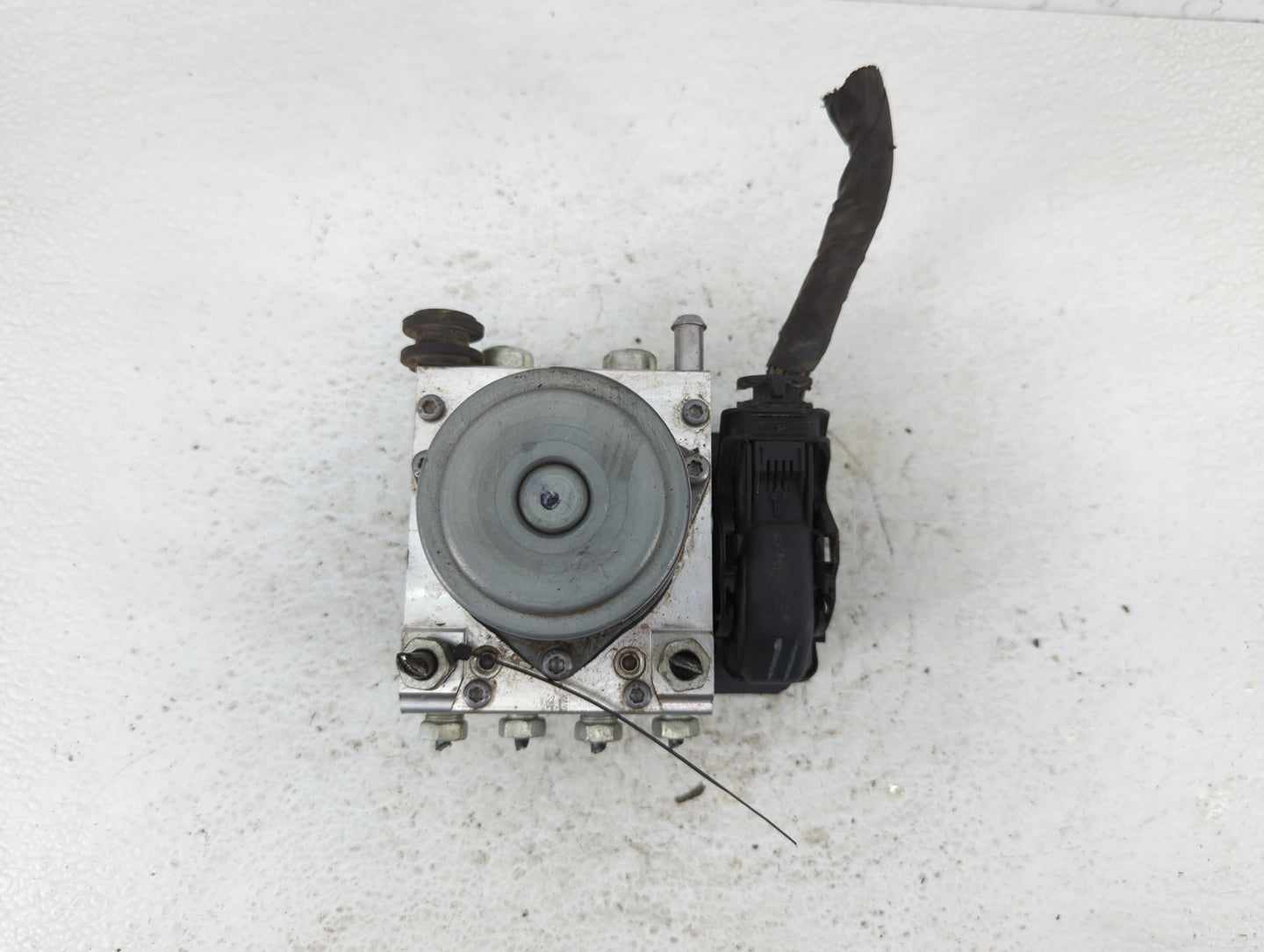 2014-2015 Buick Regal ABS Pump Control Module Replacement P/N:23430008 8511207, 23163767 Fits Fits 2014 2015 OEM Used Auto P