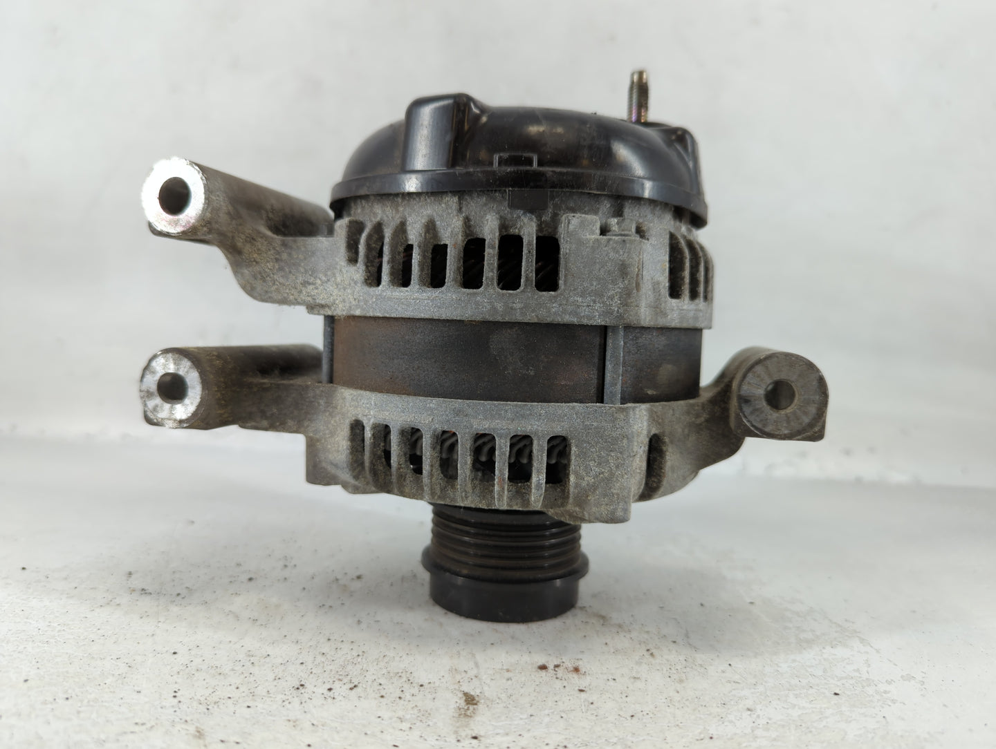 2014-2017 Buick Regal Alternator Replacement Generator Charging Assembly Engine OEM P/N:13592810-ALD Fits OEM Used Auto Part