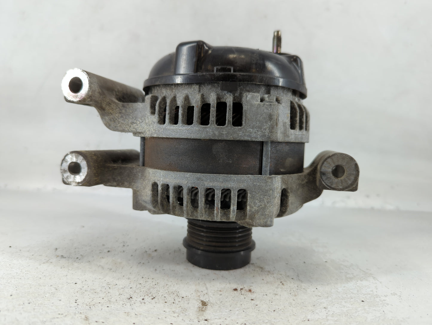 2014-2017 Buick Regal Alternator Replacement Generator Charging Assembly Engine OEM P/N:13592810-ALD Fits OEM Used Auto Part