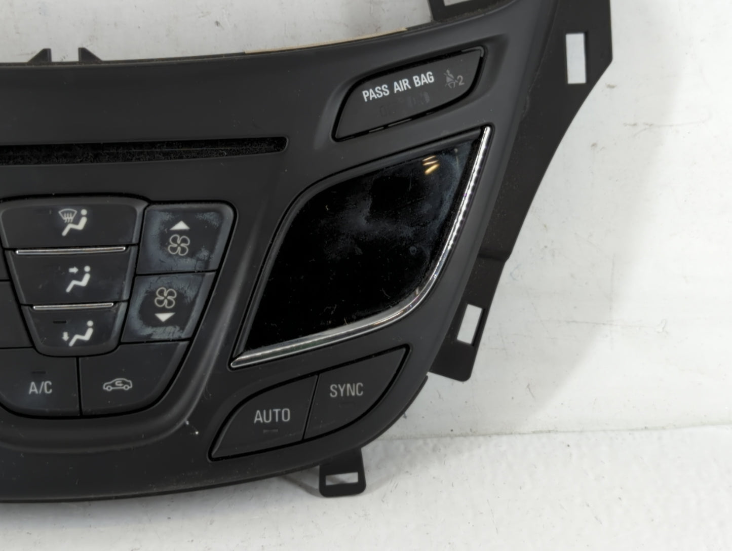 2014-2015 Buick Regal Climate Control Module Temperature AC/Heater Replacement P/N:90802627 Fits Fits 2014 2015 OEM Used Aut