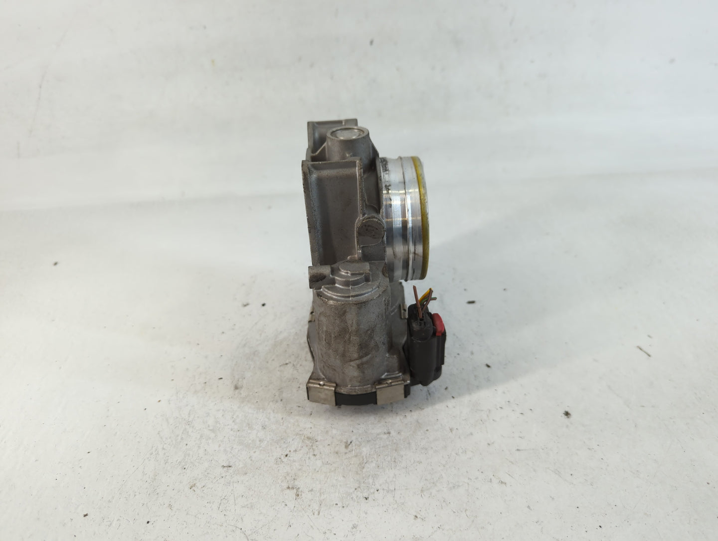 2014-2017 Buick Regal Throttle Body P/N:12627067DA Fits Fits 2013 2014 2015 2016 2017 2018 2019 2020 2021 OEM Used Auto Part