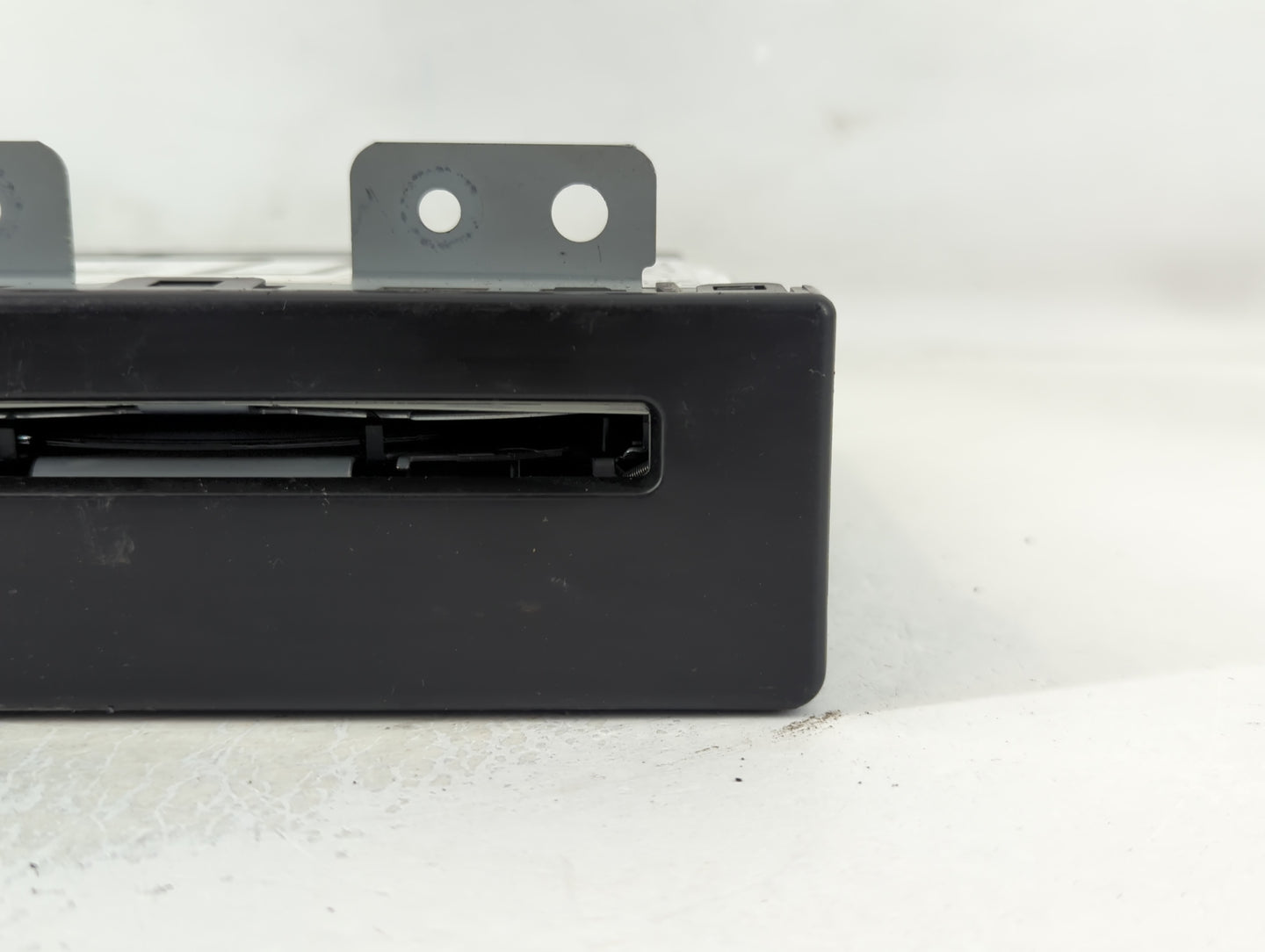 2014 Buick Regal Radio AM FM Cd Player Receiver Replacement P/N:13590746 Fits OEM Used Auto Parts - Oemusedautoparts1.com