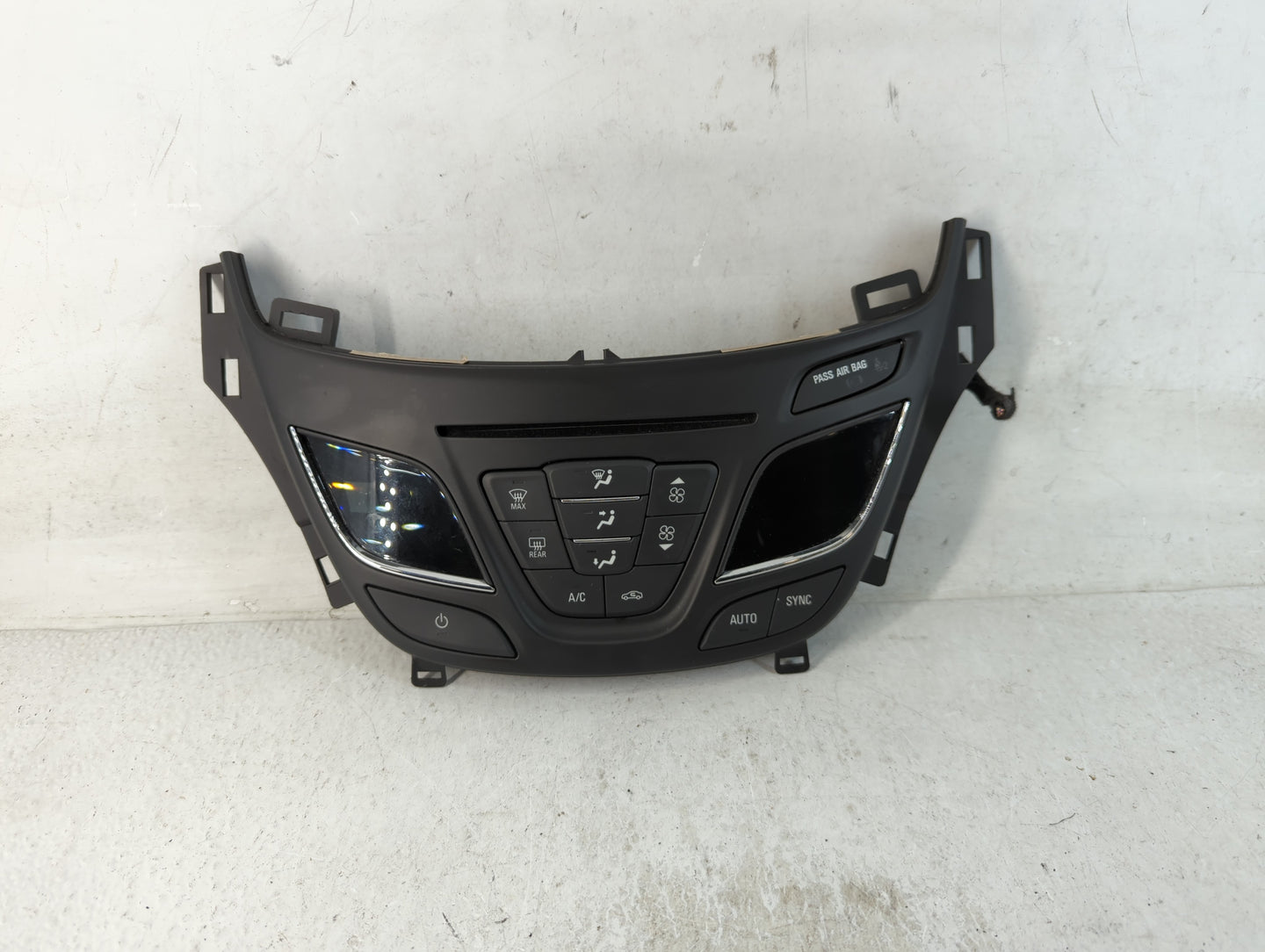 2014-2015 Buick Regal Radio AM FM Cd Player Receiver Replacement P/N:90924561 Fits Fits 2014 2015 OEM Used Auto Parts - Oemu