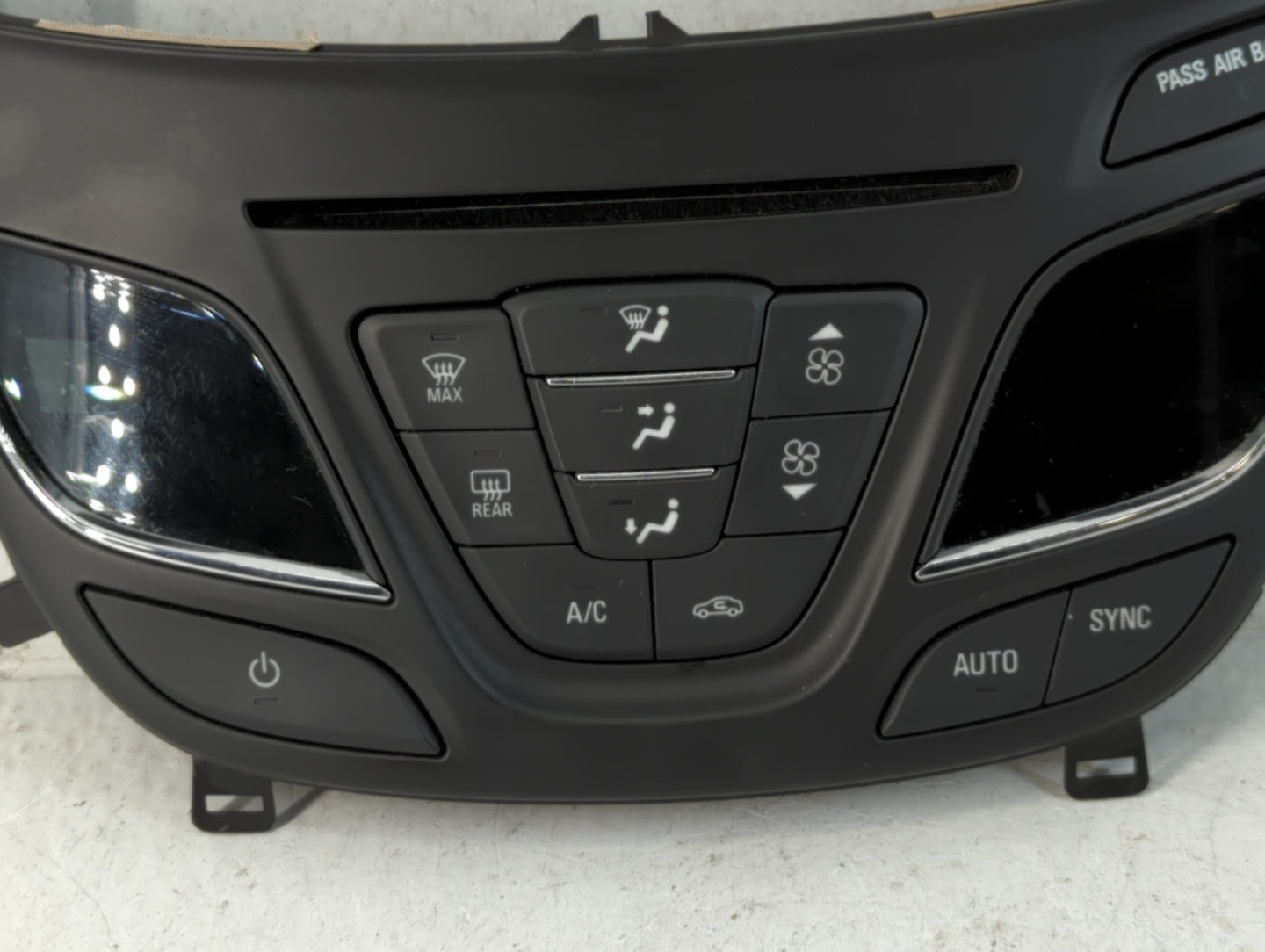 2014-2015 Buick Regal Radio AM FM Cd Player Receiver Replacement P/N:90924561 Fits Fits 2014 2015 OEM Used Auto Parts - Oemu