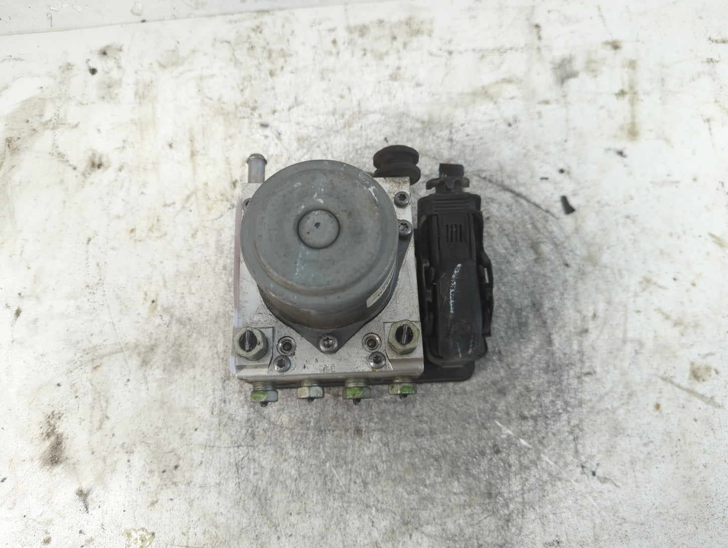 2014-2015 Buick Regal ABS Pump Control Module Replacement P/N:23430470 Fits Fits 2014 2015 OEM Used Auto Parts - Oemusedauto