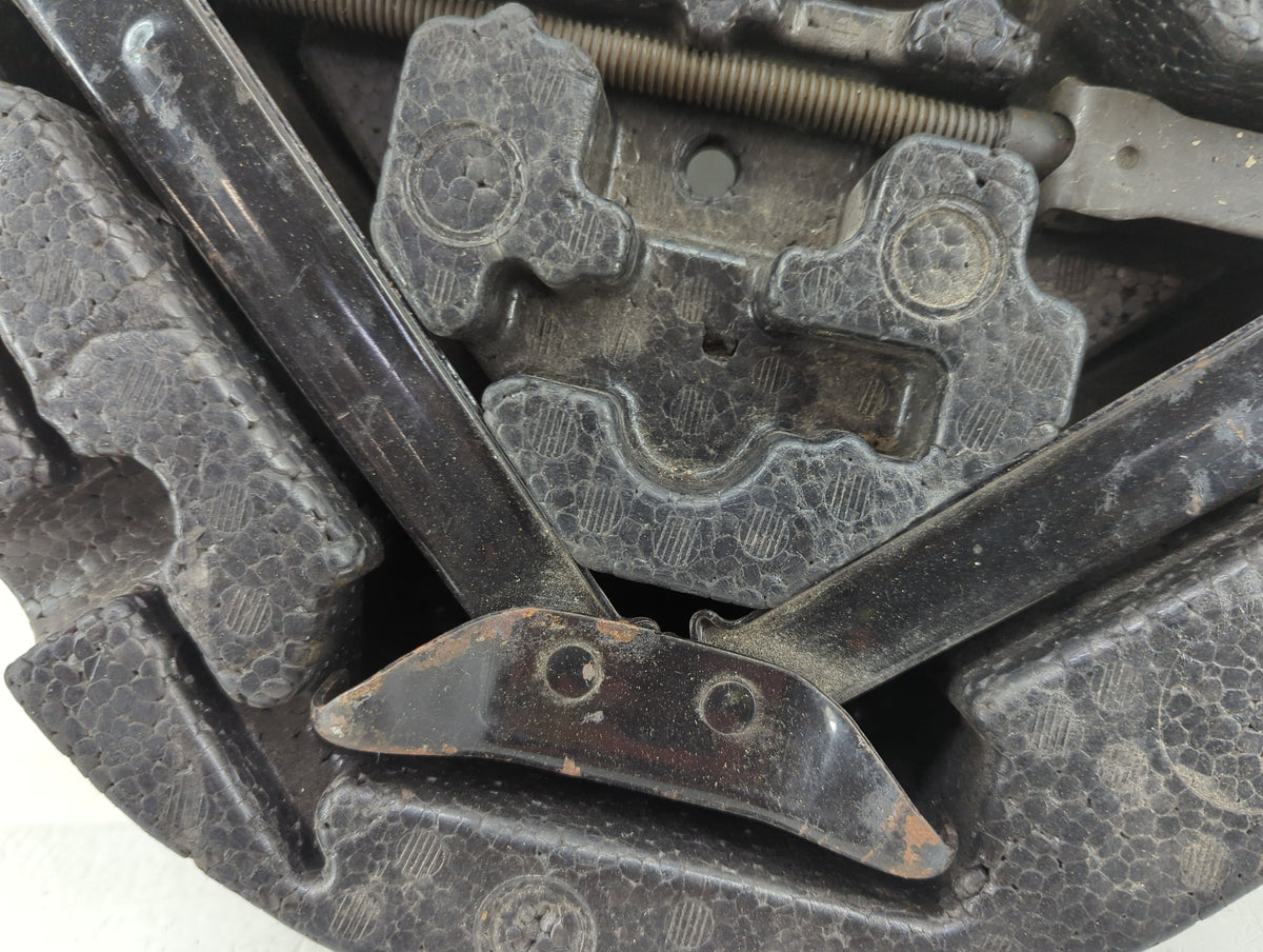 2014 Buick Verano Spare Scissor Car Jack 1182222 - Oemusedautoparts1.com