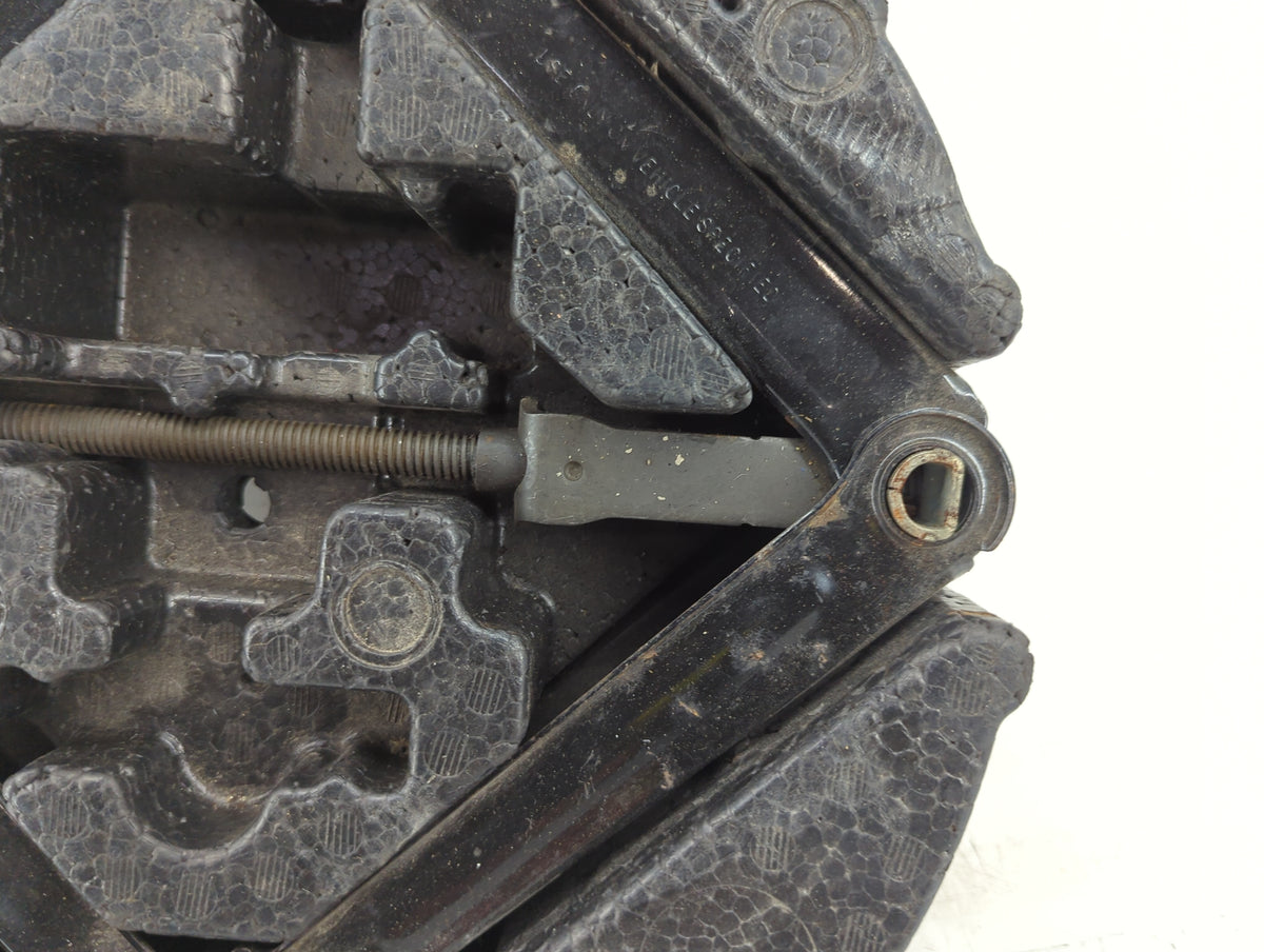 2014 Buick Verano Spare Scissor Car Jack 1182222 - Oemusedautoparts1.com
