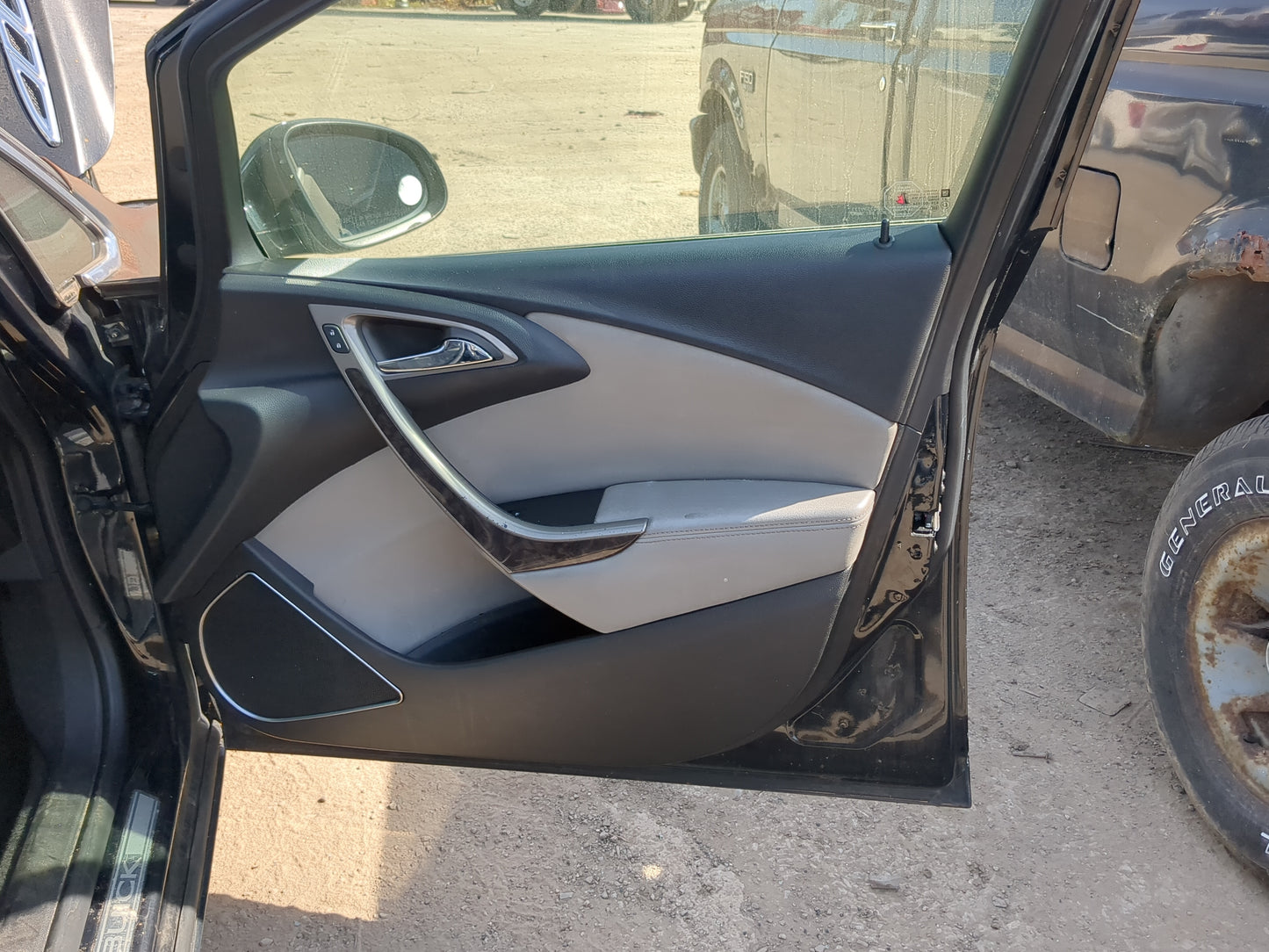 2014 Buick Verano Front Right Passenger Interior Door Panel Trim - Oemusedautoparts1.com