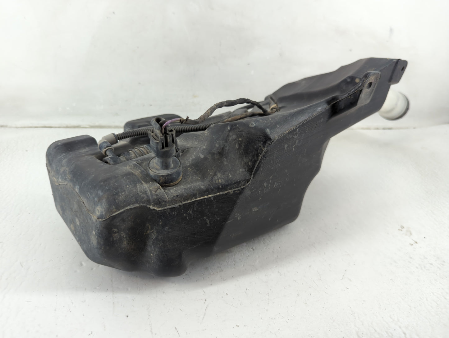 2014-2017 Buick Verano Windshield Washer Fluid Reservoir Bottle Oem - Oemusedautoparts1.com