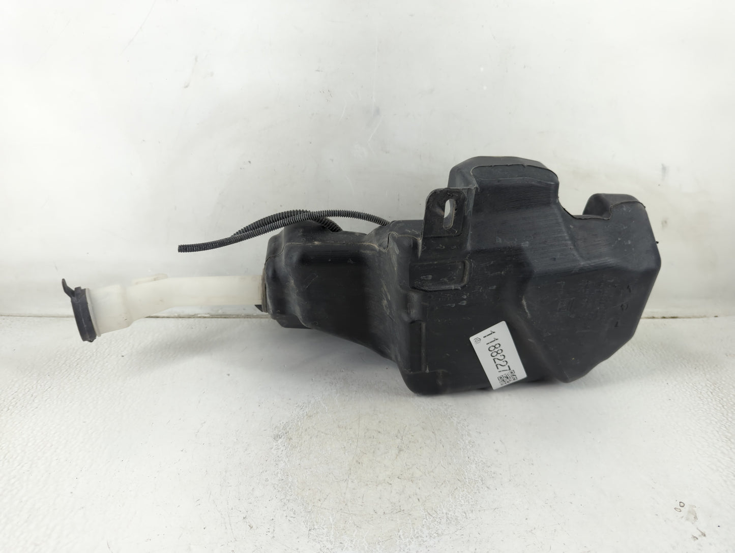 2014-2017 Buick Verano Windshield Washer Fluid Reservoir Bottle Oem - Oemusedautoparts1.com