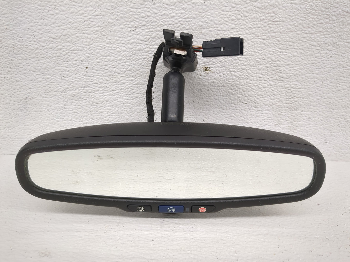 2012-2017 Buick Verano Interior Rear View Mirror Replacement OEM P/N:E1026391 Fits OEM Used Auto Parts - Oemusedautoparts1.c