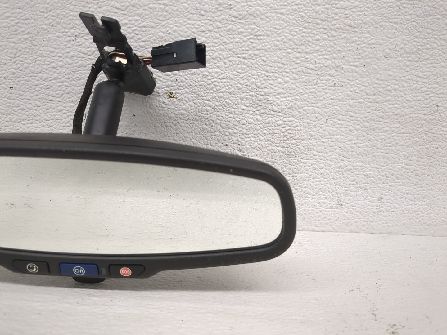 2012-2017 Buick Verano Interior Rear View Mirror Replacement OEM P/N:E1026391 Fits OEM Used Auto Parts - Oemusedautoparts1.c