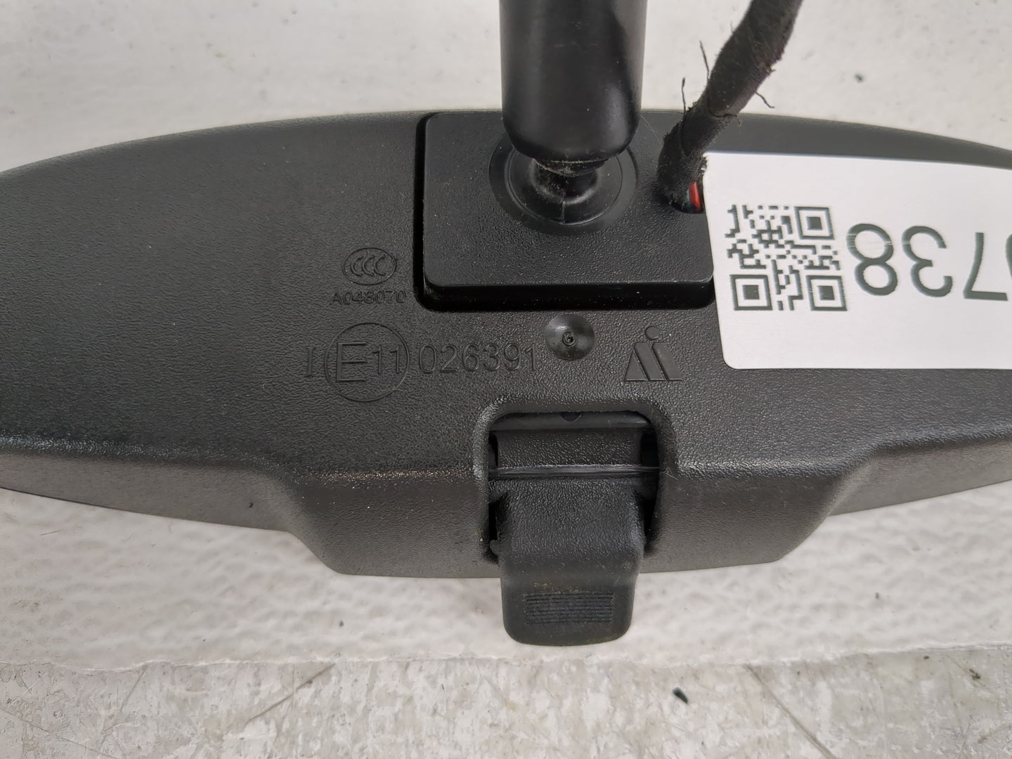 2012-2017 Buick Verano Interior Rear View Mirror Replacement OEM P/N:E1026391 Fits OEM Used Auto Parts - Oemusedautoparts1.c
