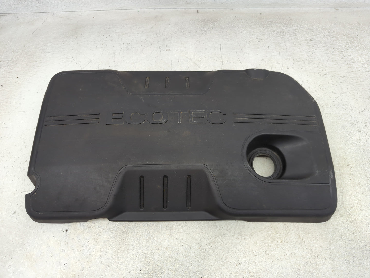 2014 Buick Verano Engine Cover - Oemusedautoparts1.com