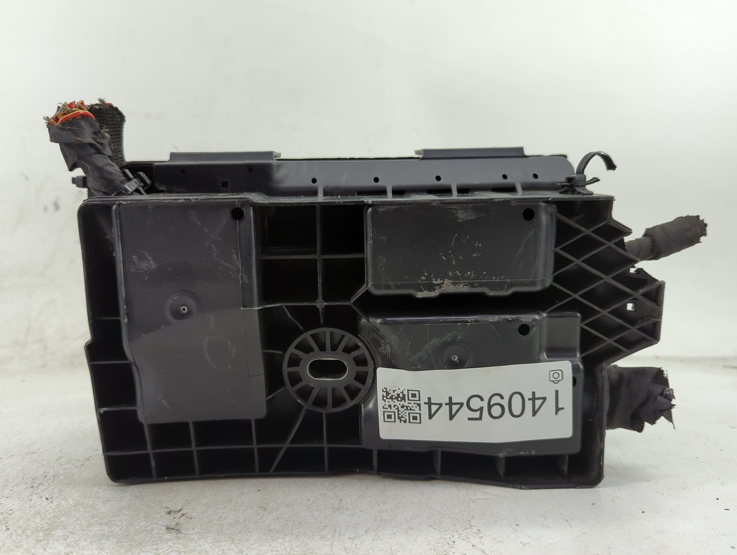 2013-2016 Buick Verano Fusebox Fuse Box Panel Relay Module P/N:13403357 Fits Fits 2013 2014 2015 2016 OEM Used Auto Parts - 