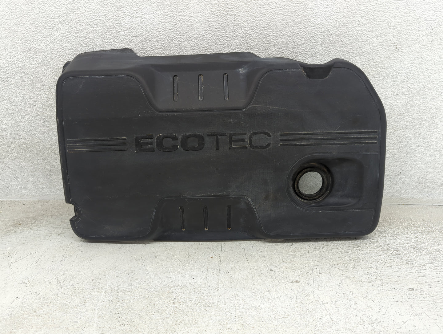 2014 Buick Verano Engine Cover - Oemusedautoparts1.com