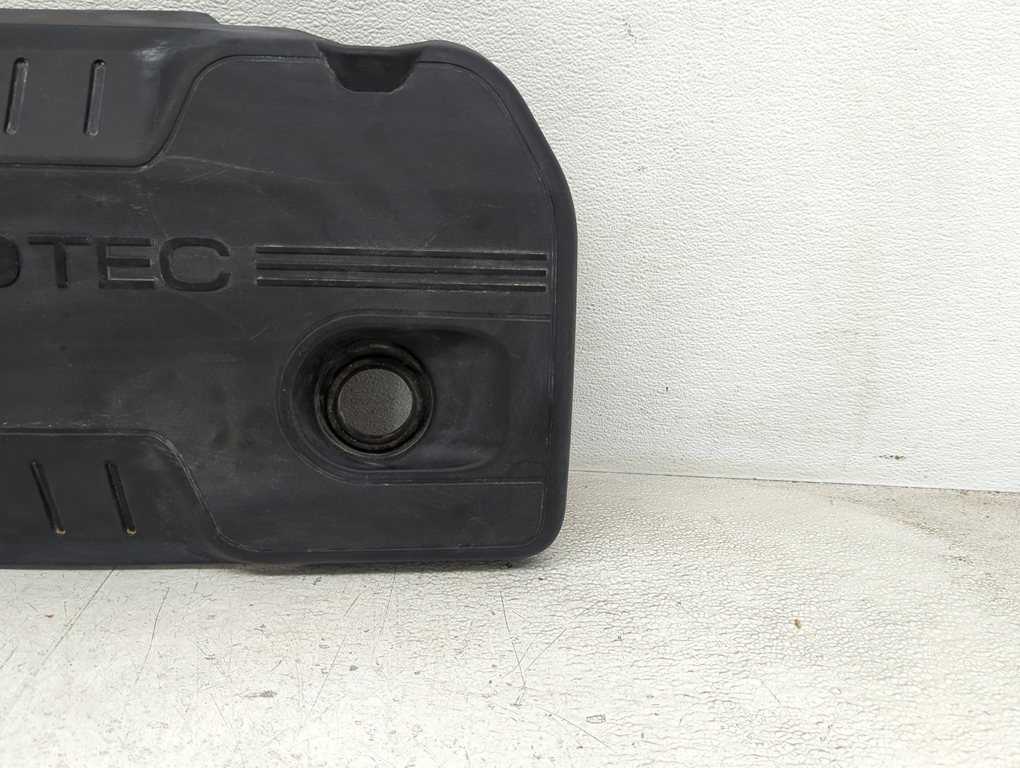 2014 Buick Verano Engine Cover - Oemusedautoparts1.com