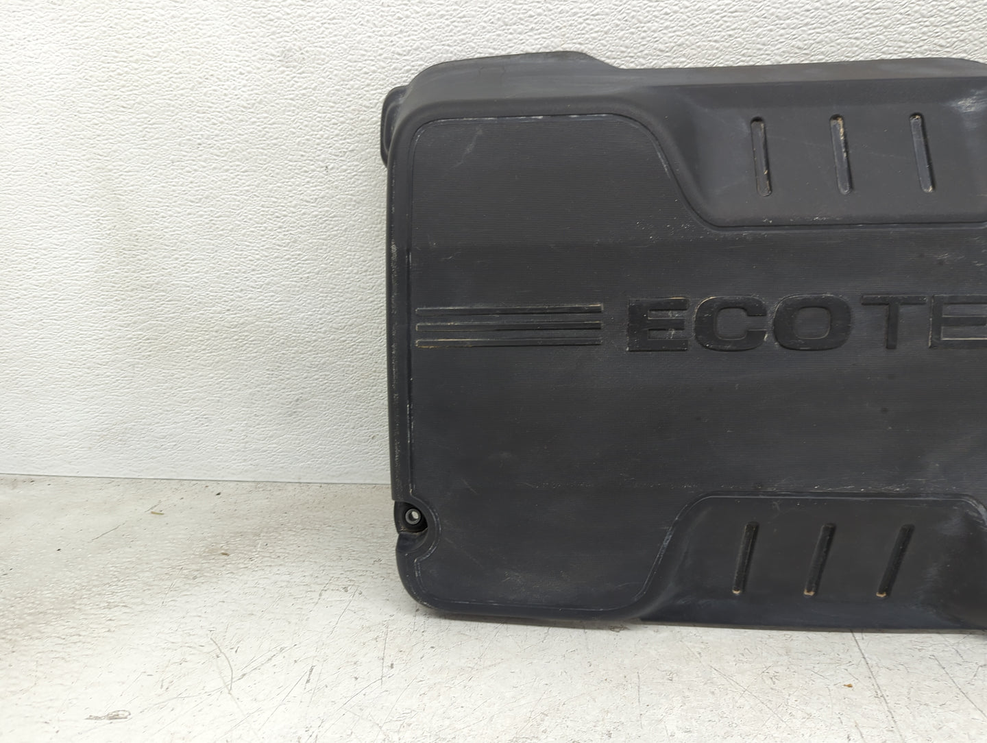 2014 Buick Verano Engine Cover - Oemusedautoparts1.com
