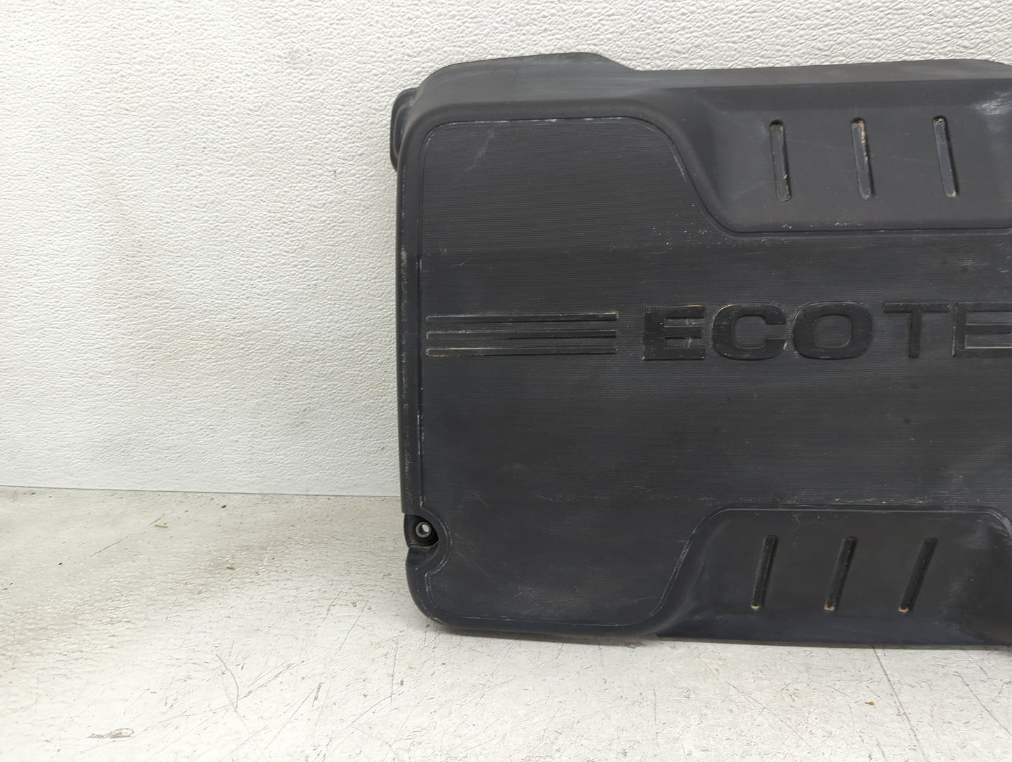 2014 Buick Verano Engine Cover - Oemusedautoparts1.com