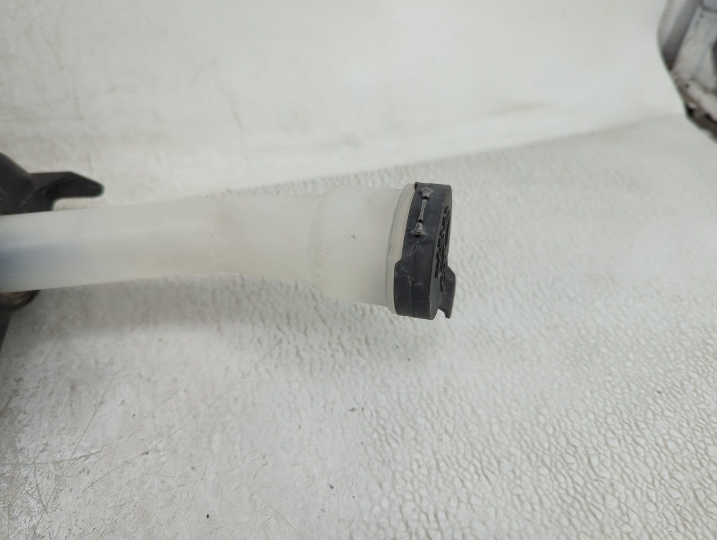 2014-2017 Buick Verano Windshield Washer Fluid Reservoir Bottle Oem - Oemusedautoparts1.com