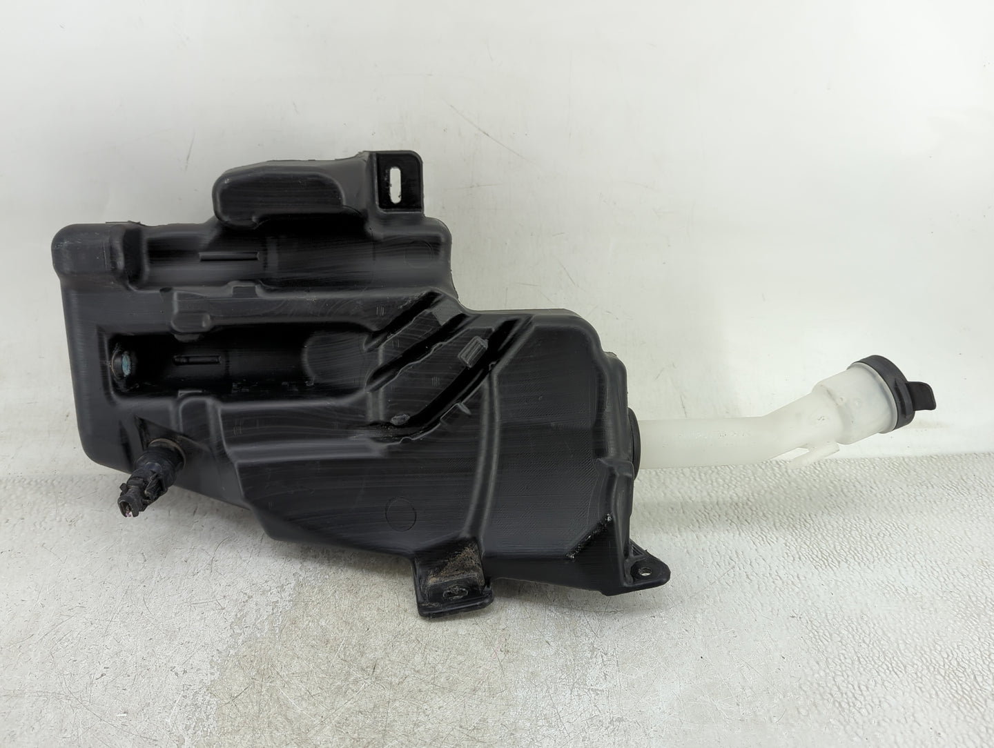 2014-2017 Buick Verano Windshield Washer Fluid Reservoir Bottle Oem - Oemusedautoparts1.com