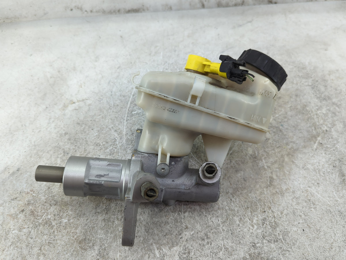 2012-2017 Buick Verano Brake Master Cylinder 1511998 - Oemusedautoparts1.com