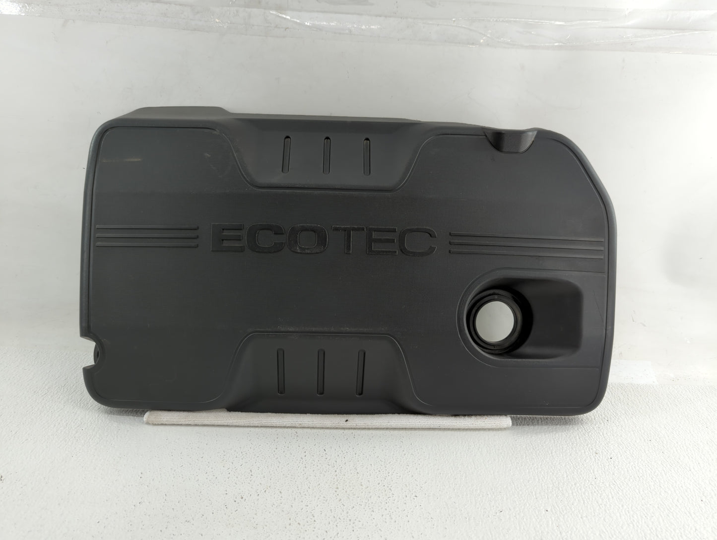 2014 Buick Verano Engine Cover - Oemusedautoparts1.com