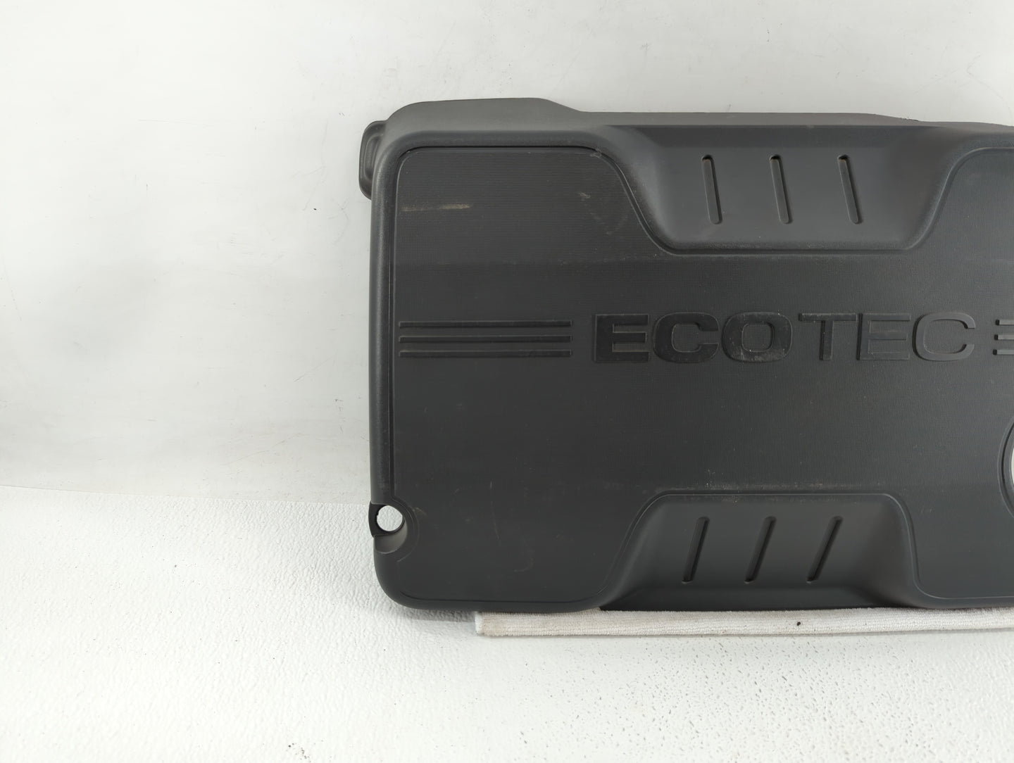 2014 Buick Verano Engine Cover - Oemusedautoparts1.com