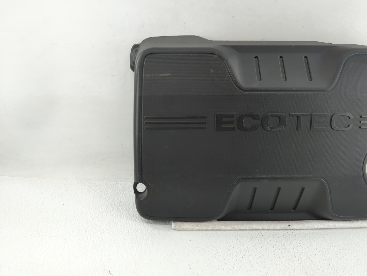 2014 Buick Verano Engine Cover - Oemusedautoparts1.com