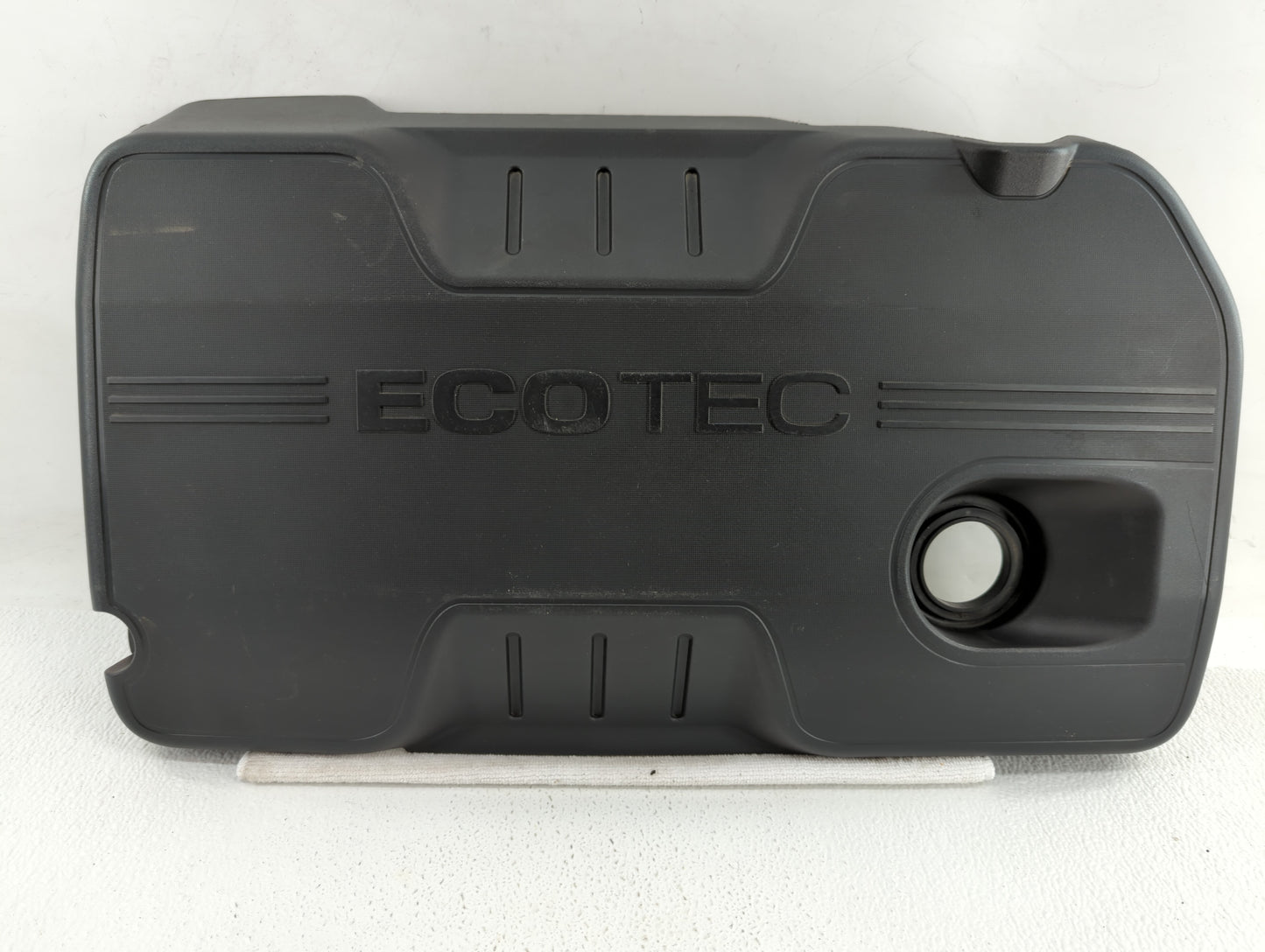 2014 Buick Verano Engine Cover - Oemusedautoparts1.com