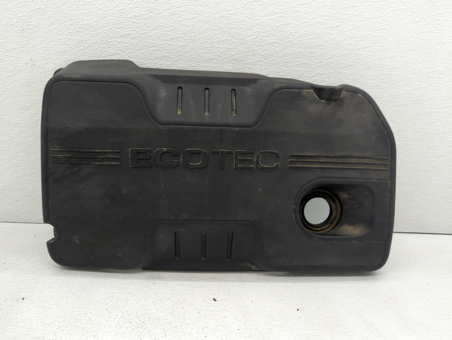 2014 Buick Verano Engine Cover - Oemusedautoparts1.com