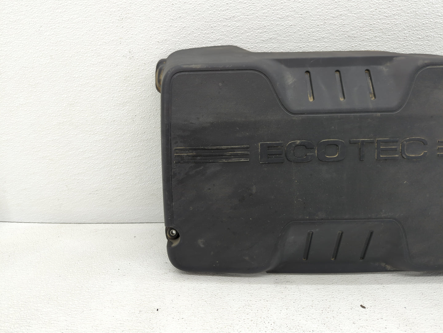 2014 Buick Verano Engine Cover - Oemusedautoparts1.com