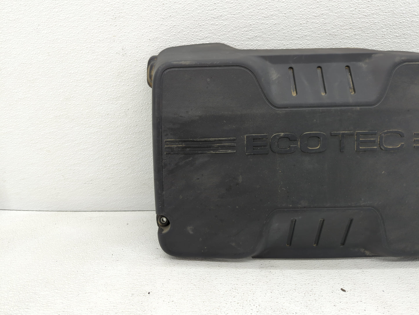2014 Buick Verano Engine Cover - Oemusedautoparts1.com