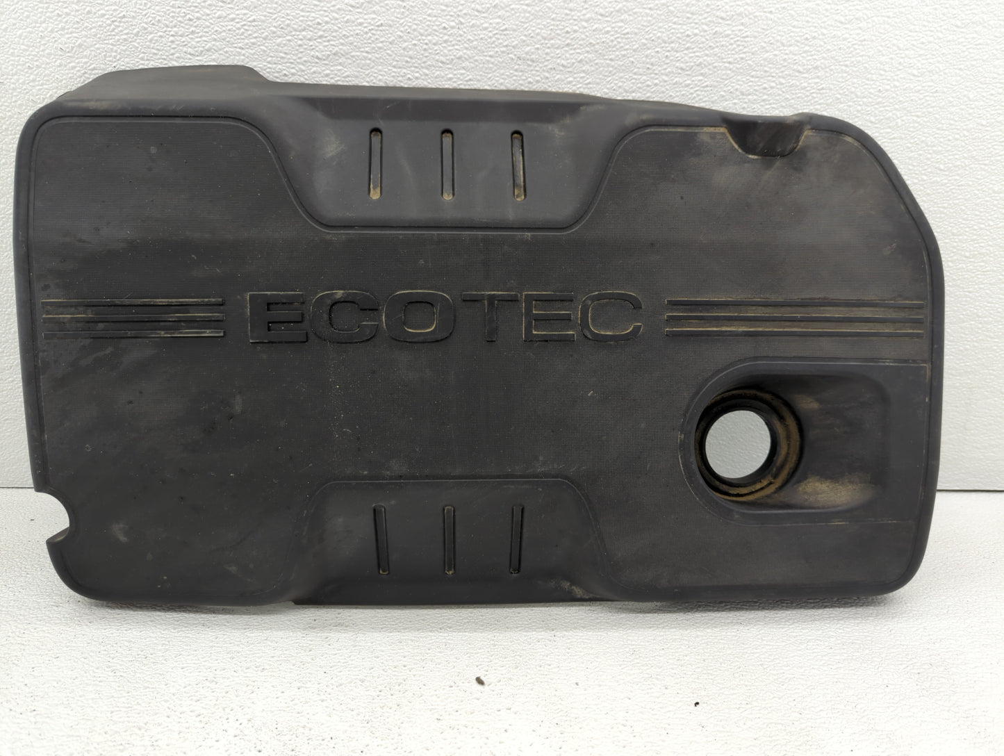 2014 Buick Verano Engine Cover - Oemusedautoparts1.com