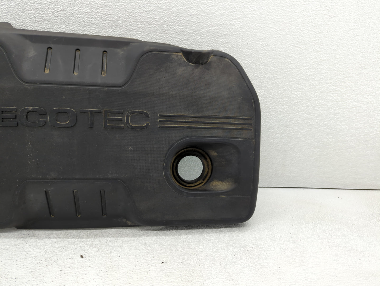 2014 Buick Verano Engine Cover - Oemusedautoparts1.com