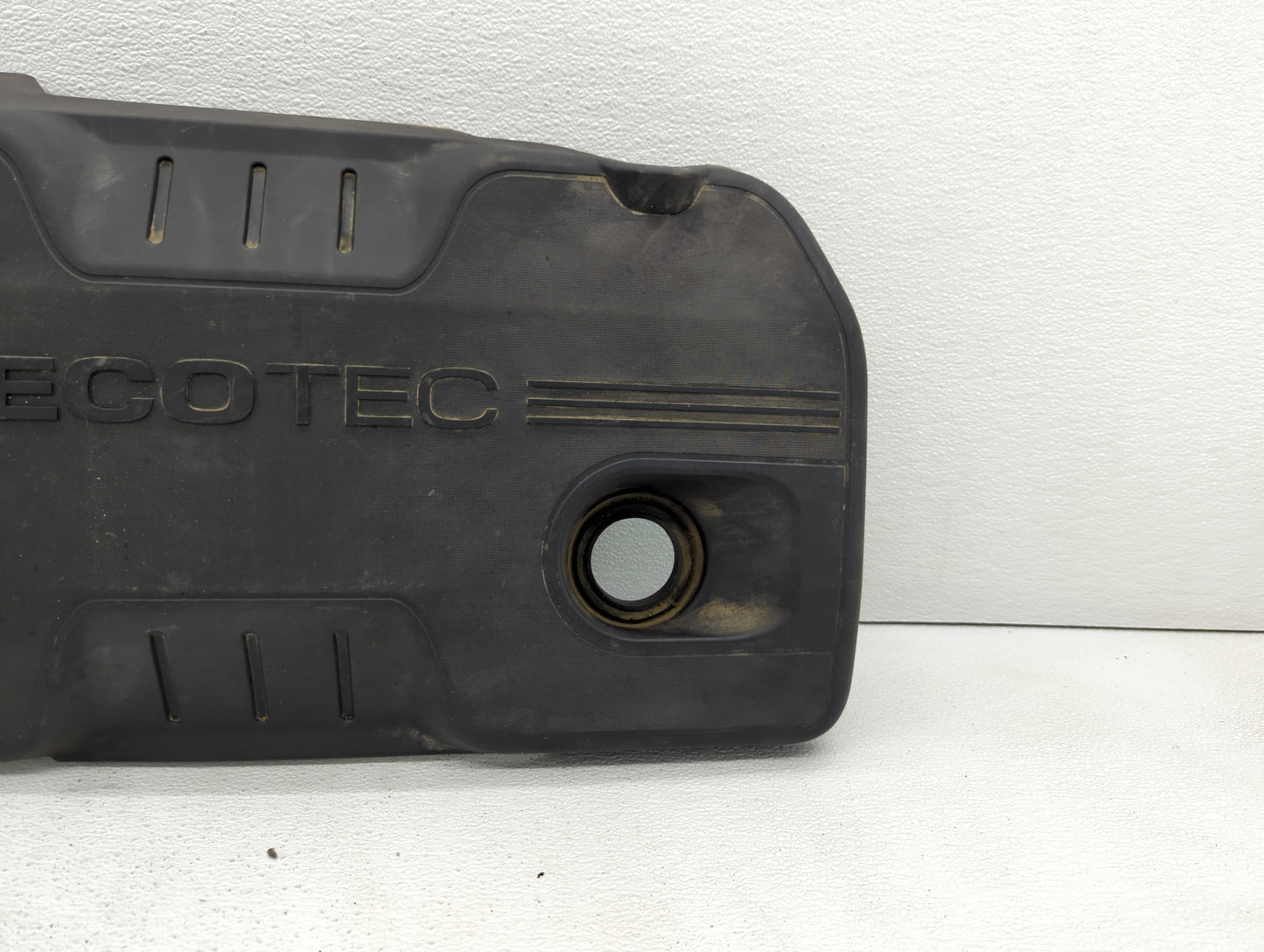 2014 Buick Verano Engine Cover - Oemusedautoparts1.com