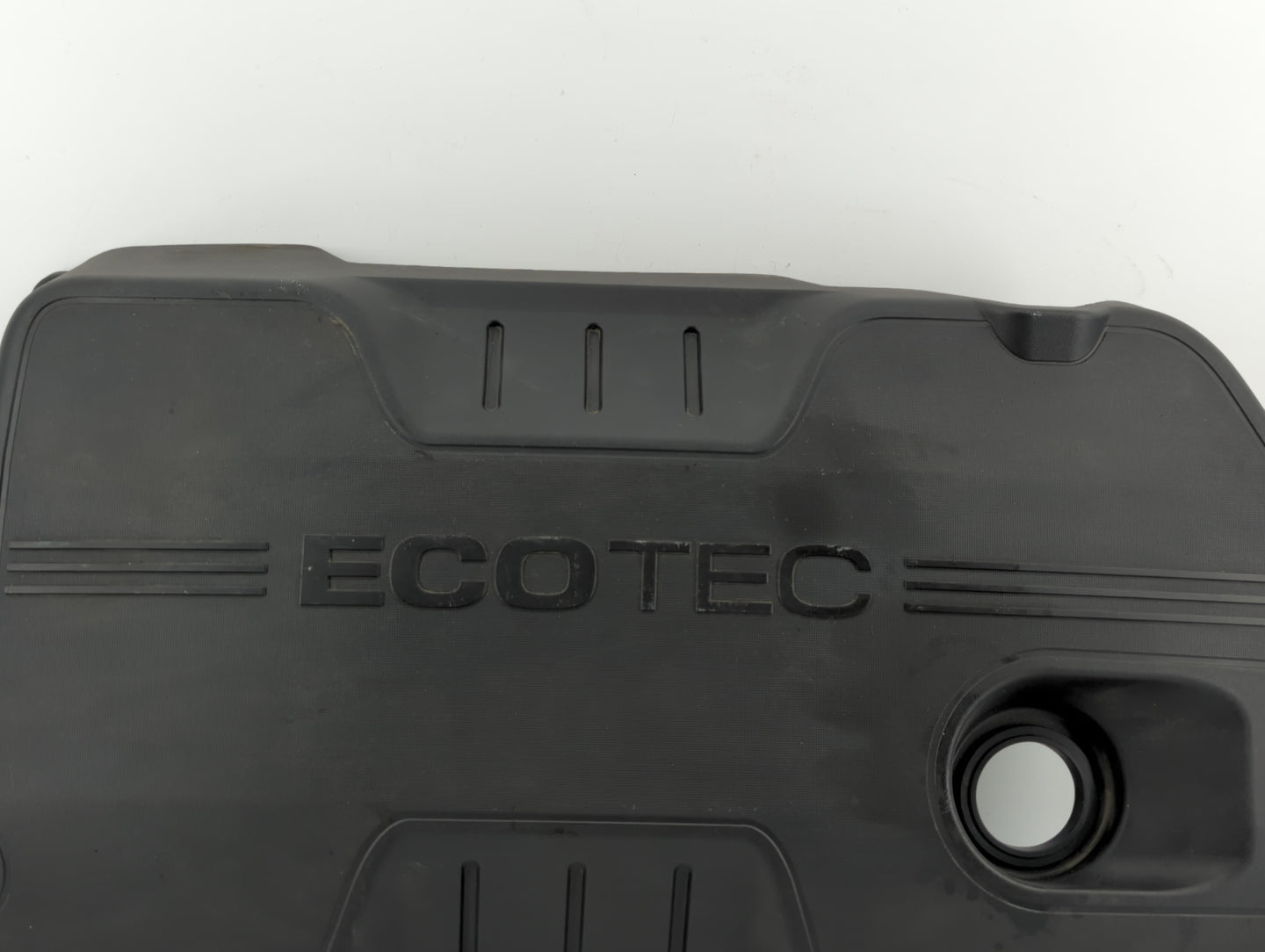2014 Buick Verano Engine Cover - Oemusedautoparts1.com