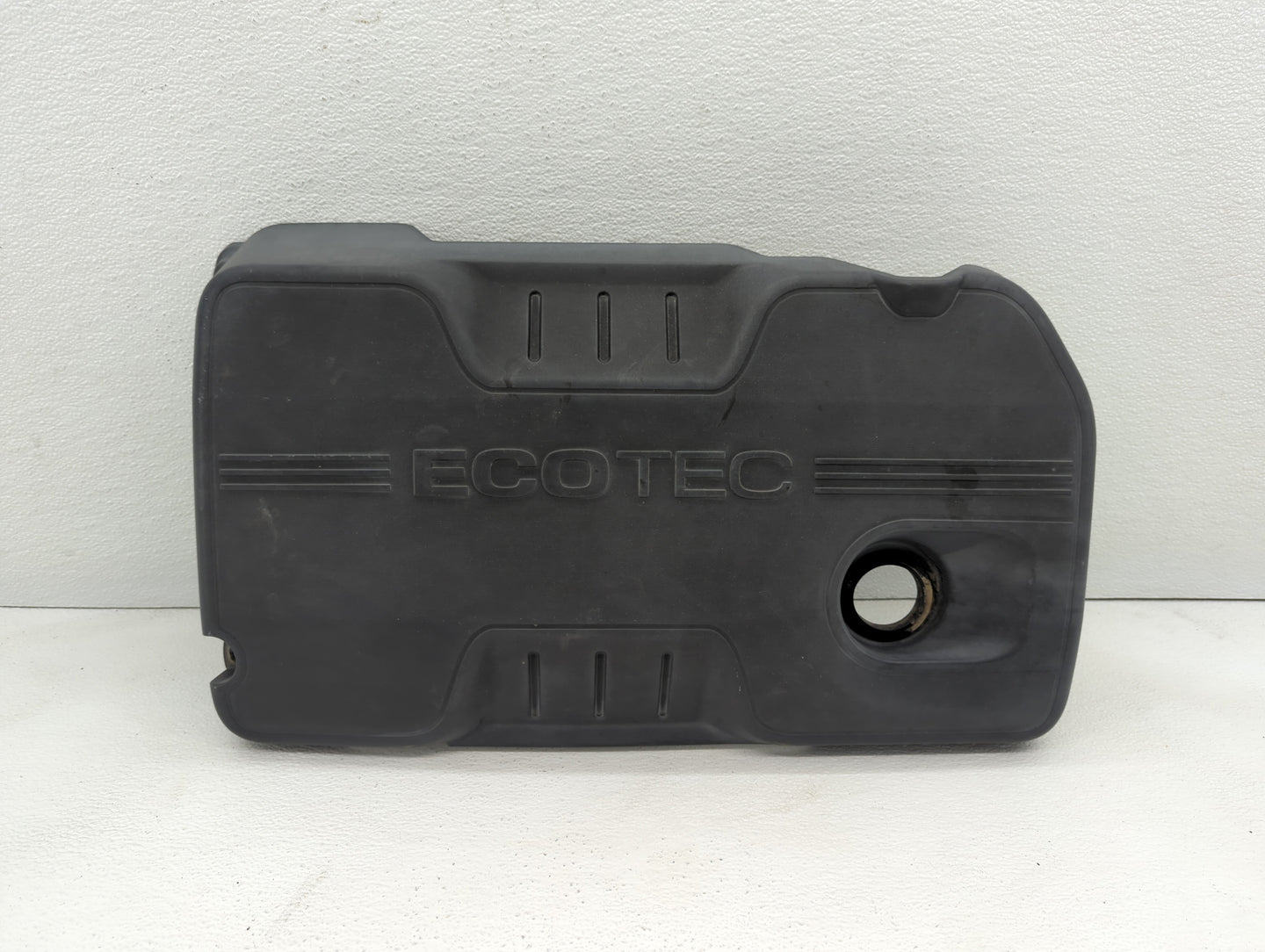 2014 Buick Verano Engine Cover - Oemusedautoparts1.com