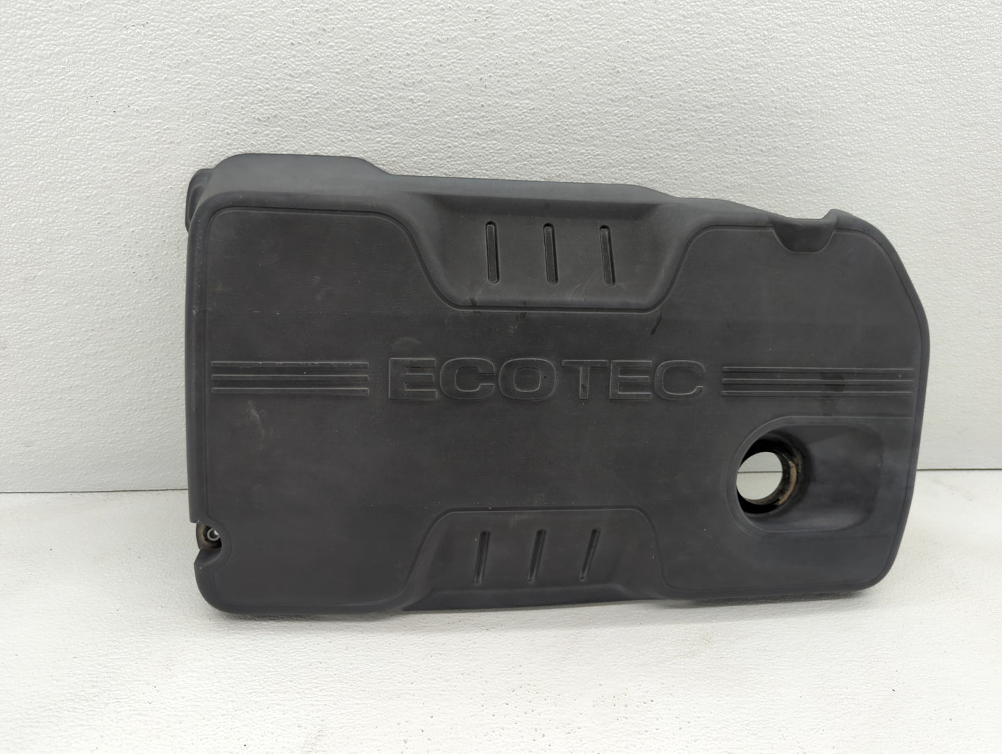 2014 Buick Verano Engine Cover - Oemusedautoparts1.com