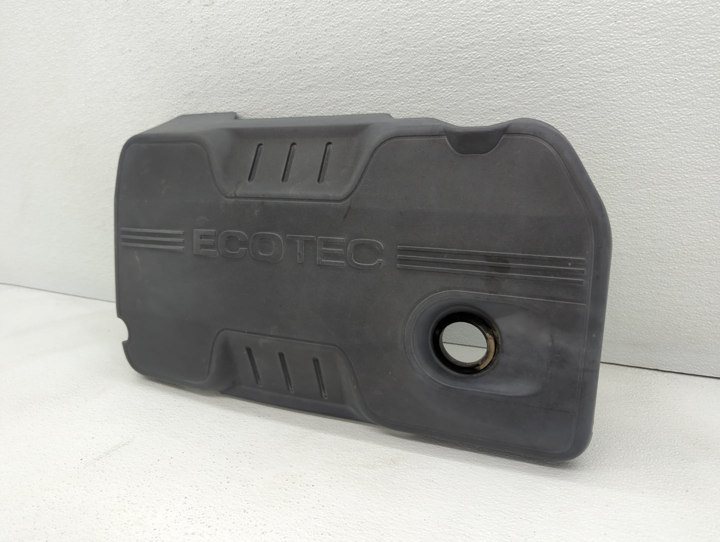 2014 Buick Verano Engine Cover - Oemusedautoparts1.com