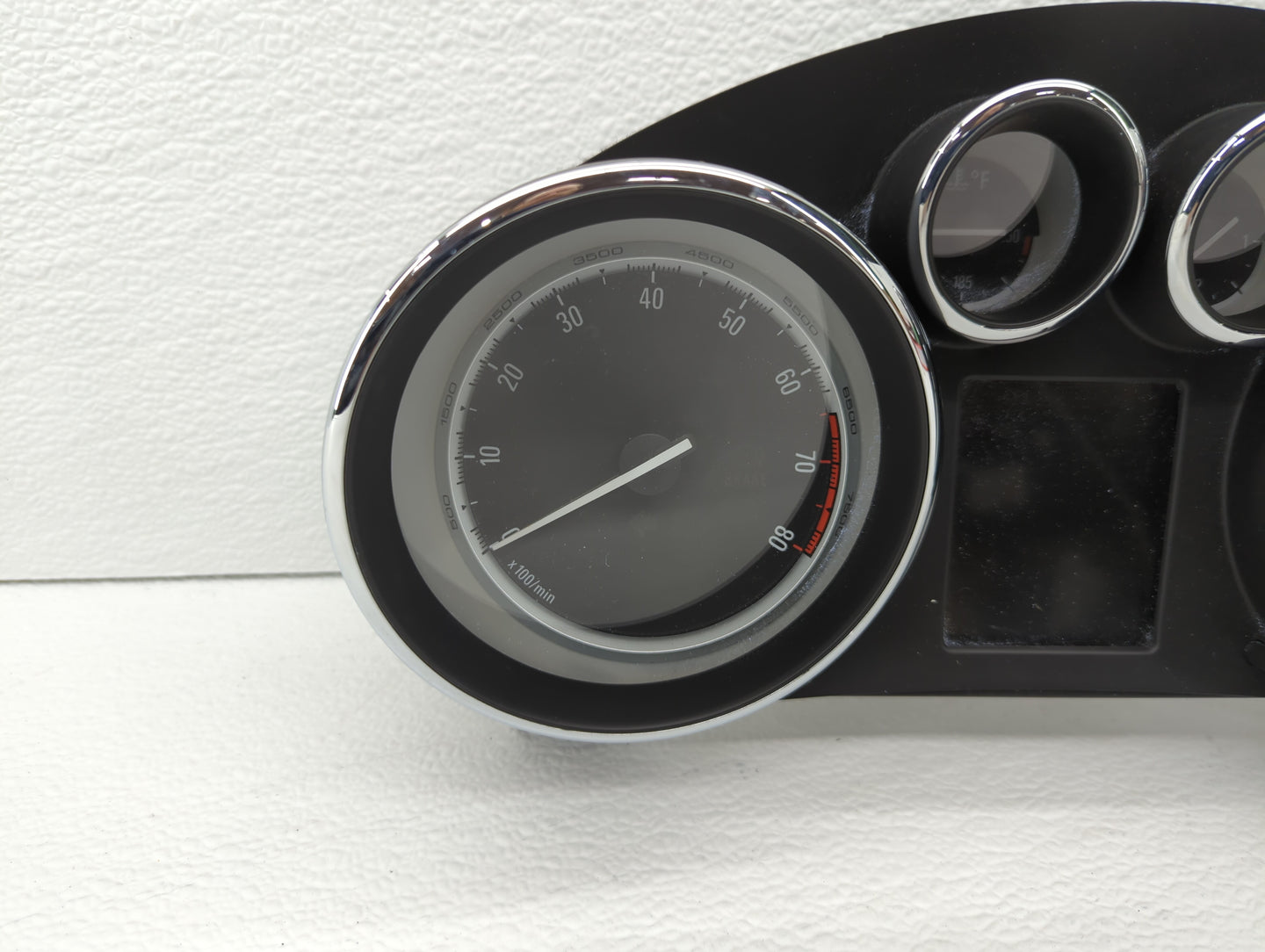 2014-2015 Buick Verano Instrument Cluster Speedometer Gauges P/N:23316331 769323-050U, 22993180 Fits Fits 2014 2015 OEM Used