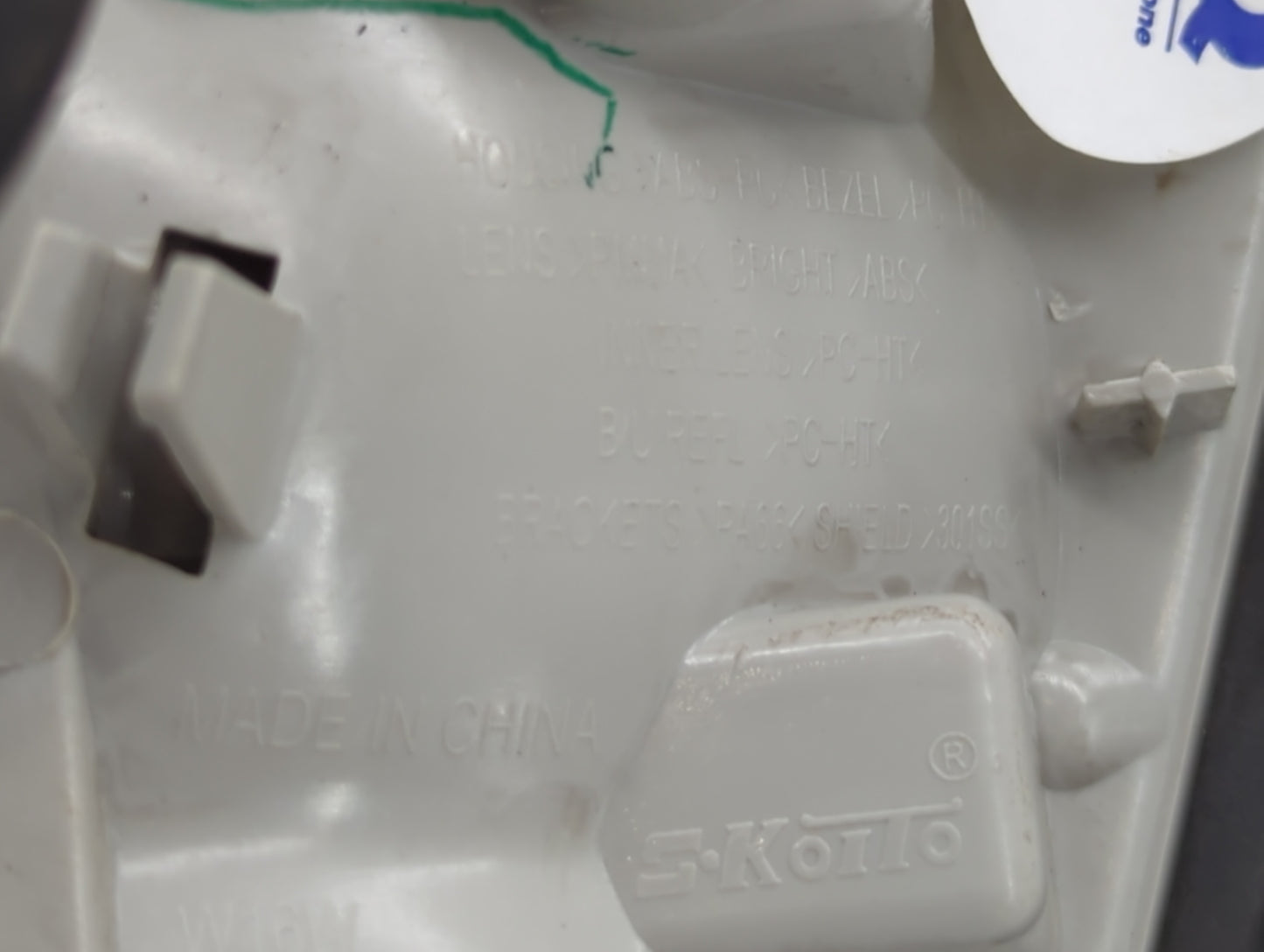 2012-2017 Buick Verano Tail Light Assembly Driver Left OEM P/N:22879046 22985775, 22945002 Fits Fits 2012 2013 2014 2015 201