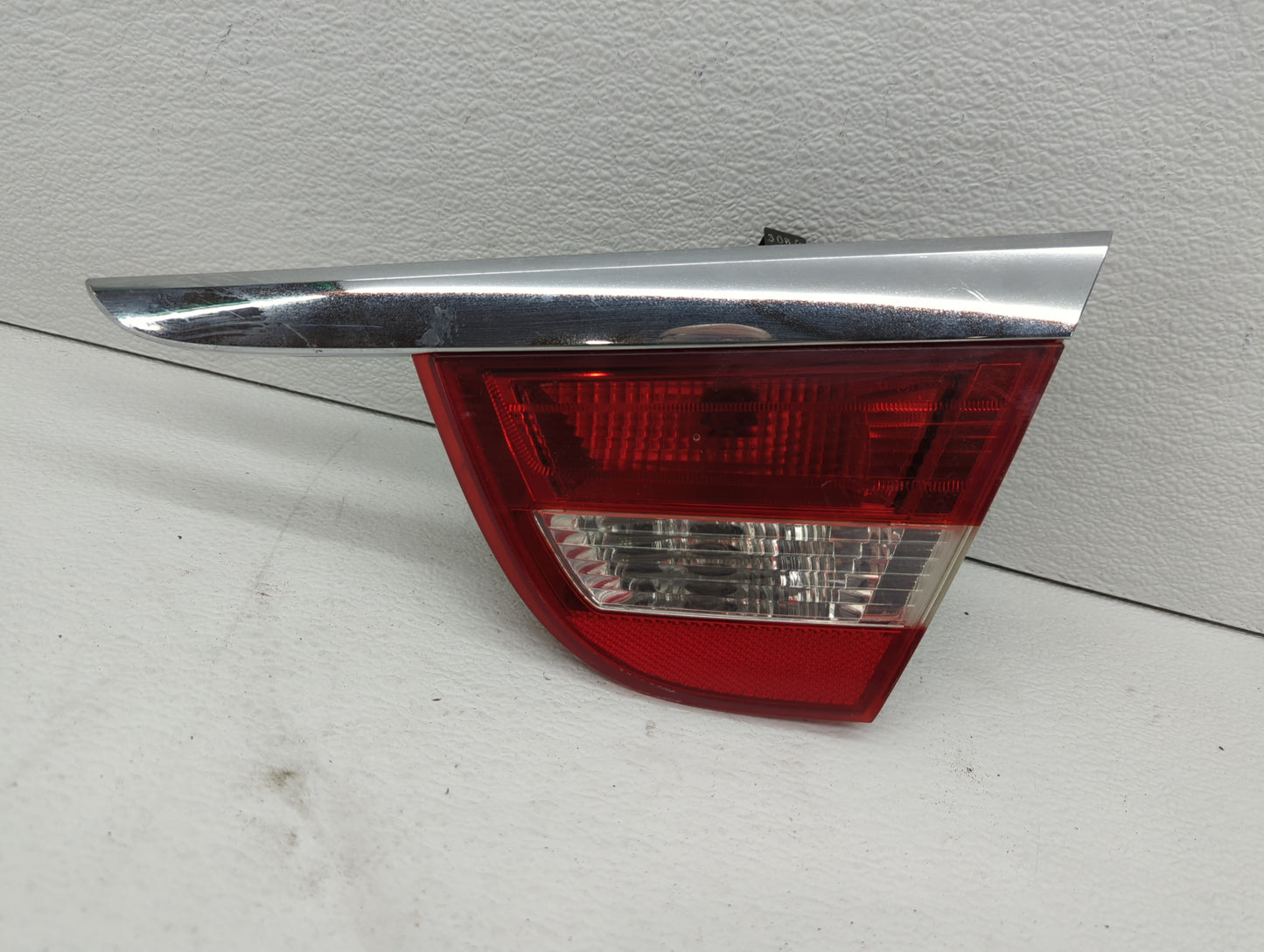 2012-2017 Buick Verano Tail Light Assembly Passenger Right OEM P/N:22985776 22879045 Fits Fits 2012 2013 2014 2015 2016 2017