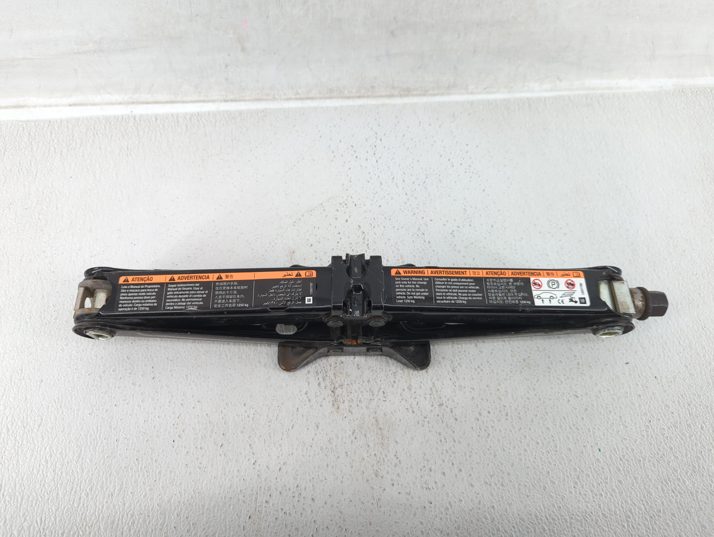 2014 Buick Verano Spare Scissor Car Jack - Oemusedautoparts1.com