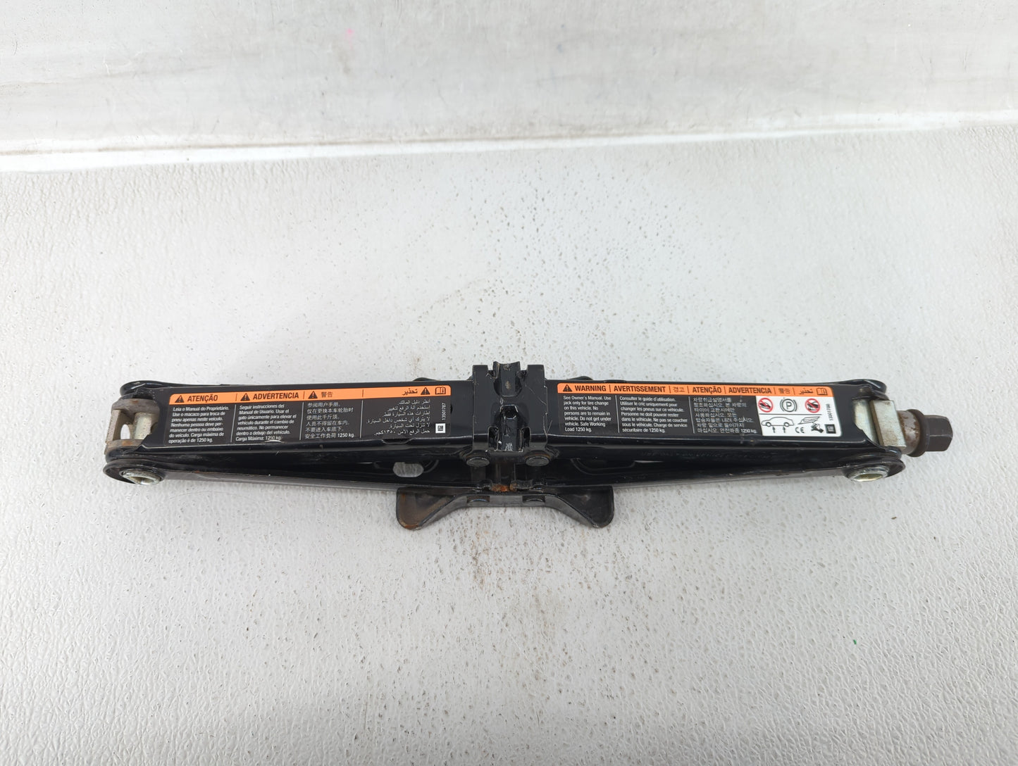 2014 Buick Verano Spare Scissor Car Jack - Oemusedautoparts1.com