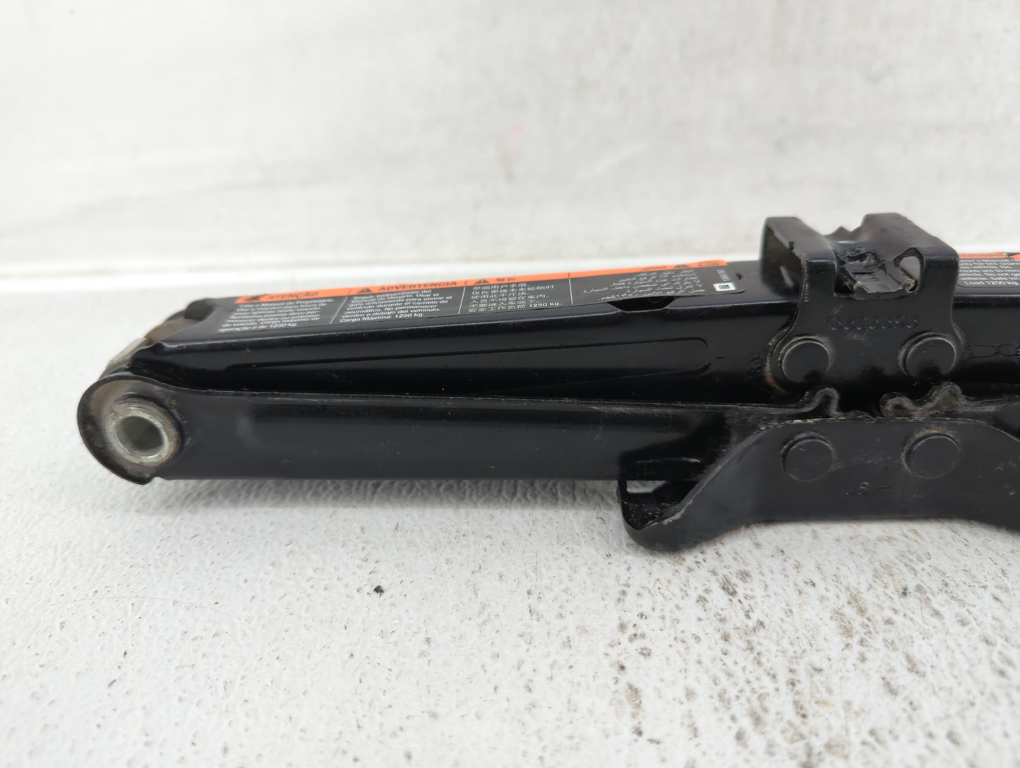 2014 Buick Verano Spare Scissor Car Jack 514561 - Oemusedautoparts1.com