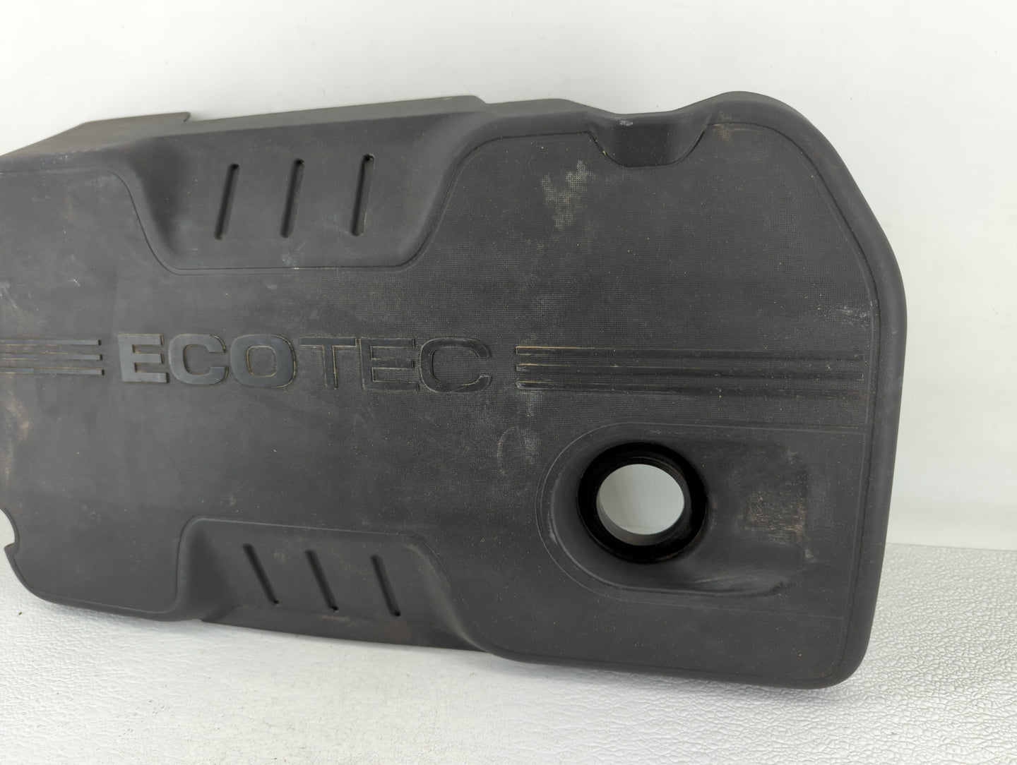 2014 Buick Verano Engine Cover - Oemusedautoparts1.com