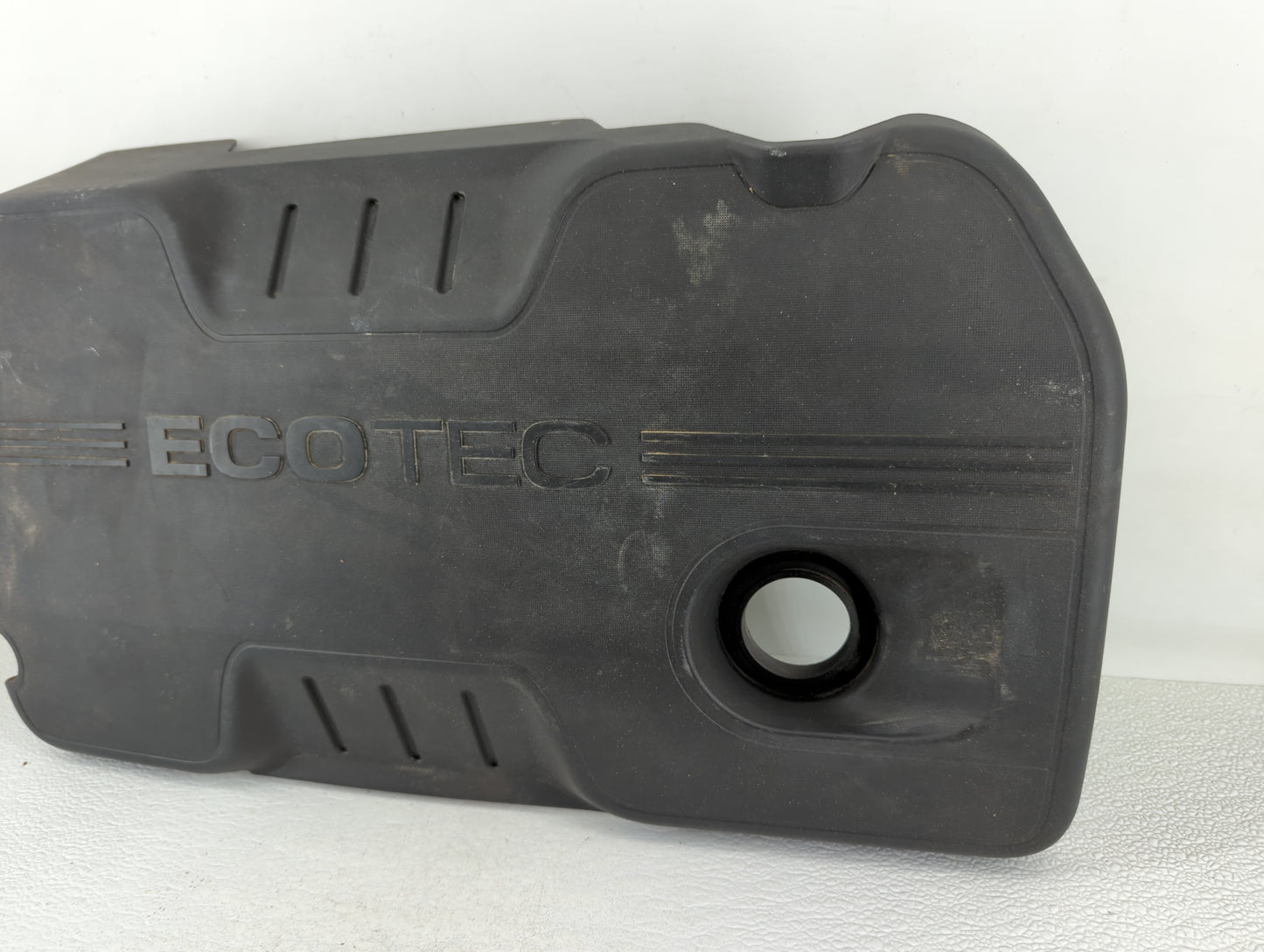 2014 Buick Verano Engine Cover - Oemusedautoparts1.com