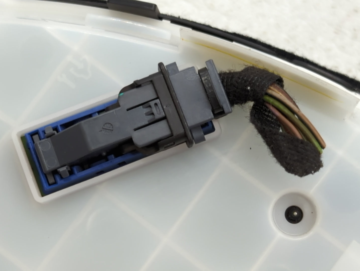 2014-2015 Buick Verano Instrument Cluster Speedometer Gauges P/N:23316331 769323-050U, 22993180 Fits Fits 2014 2015 OEM Used